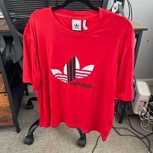 ADIDAS Men’s XL Red T Shirt with Black and White Logo Graphic